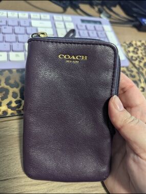 Y2K COACH Plum Leather Zip Card Holder with Gold Logo